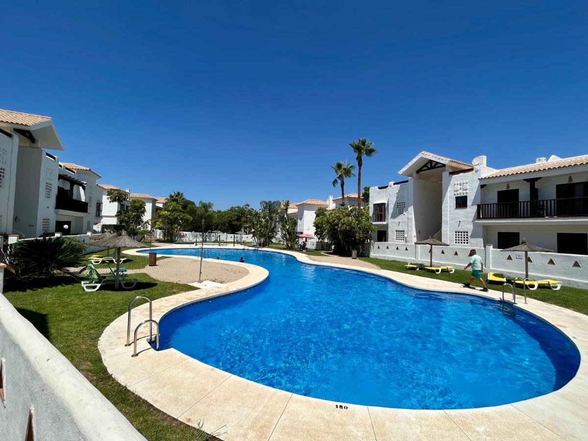 Quiet & Spacious Apt @ Golf Course W/ Roof Terrace San Roque  Εξωτερικό φωτογραφία